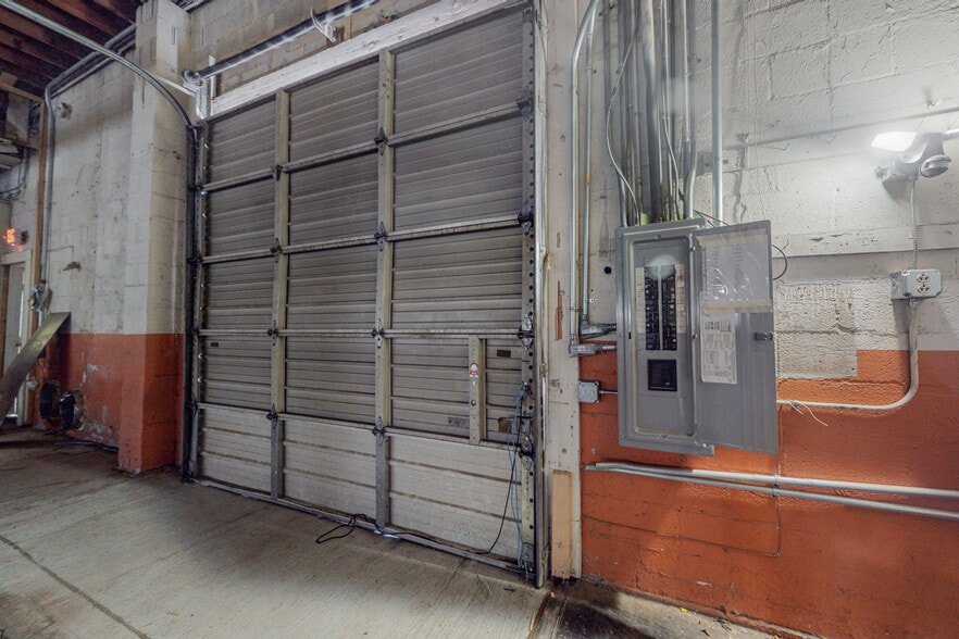 More Photos Of 1823 Commercial St NE, Albuquerque Warehouse For Sale