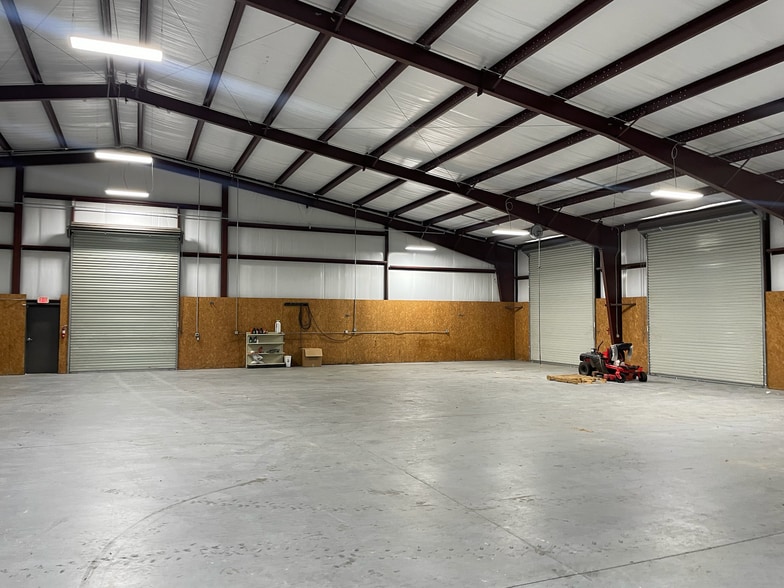 More Photos Of 101 Old Dairy Rd, Ailey Warehouse For Sale