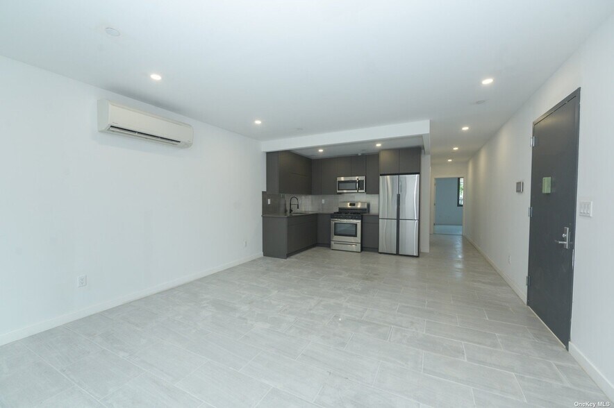 More Photos Of 5615 Van Cleef St, Flushing Apartments For Sale