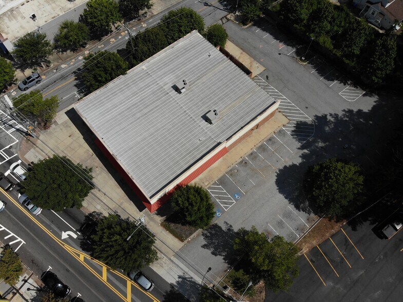 More Photos Of 2324 Cascade Rd SW, Atlanta Freestanding For Sale
