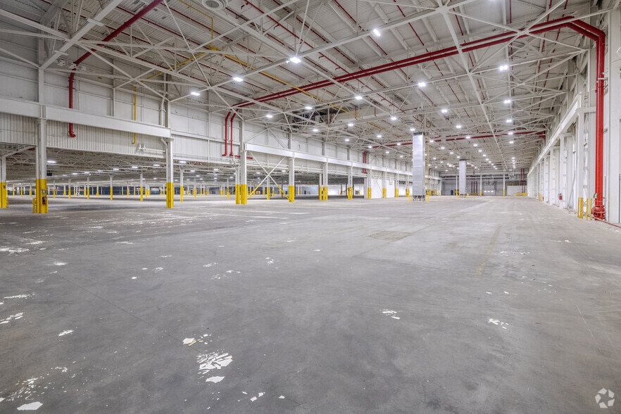 More Photos Of 3300 N 124th St, Milwaukee Manufacturing For Sale