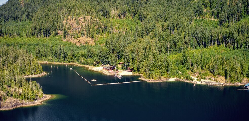 More Photos Of 13168 Powell Lake, Powell River Hotel For Sale