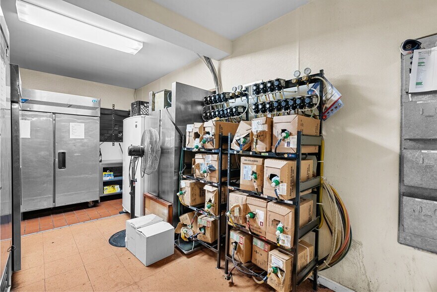 More Photos Of 2999 S Highway 94, Defiance Bar For Sale