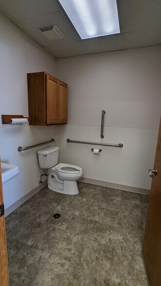 More Photos Of 224 1st NE st, Pine Island Warehouse For Sale
