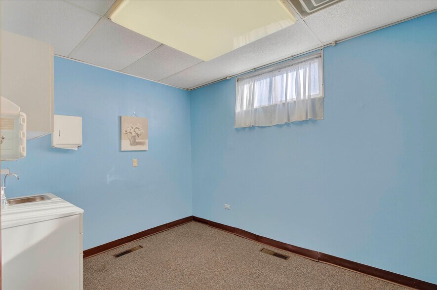 More Photos Of 820 N Pine River St, Ithaca Healthcare For Sale