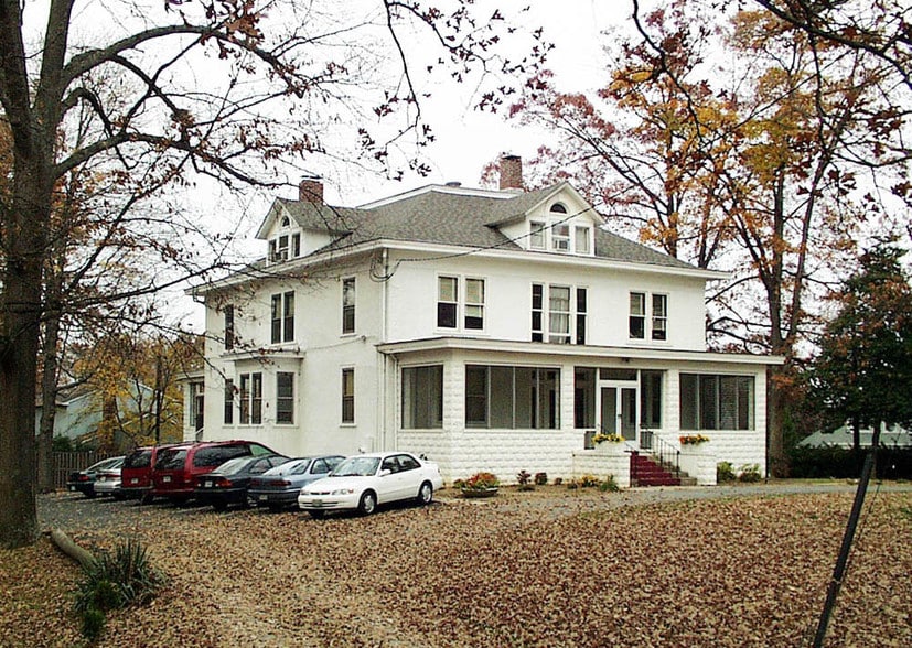 Primary Photo Of 800 3rd St, Herndon Office For Lease