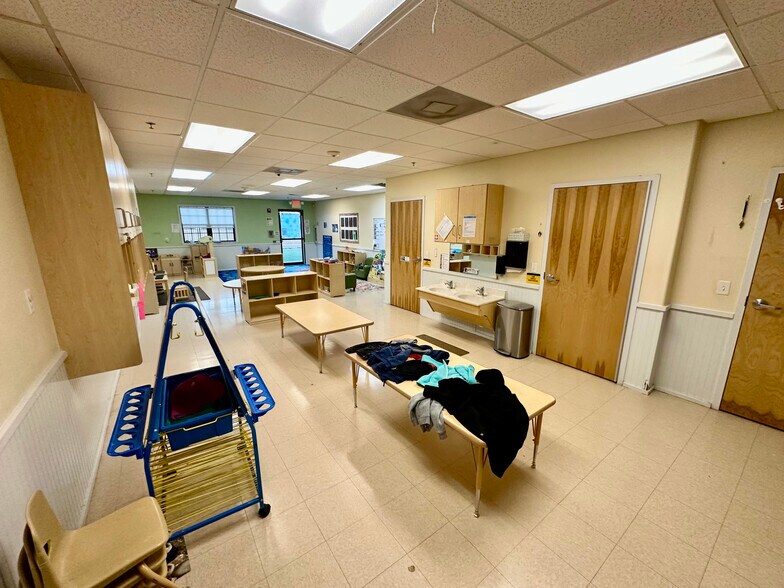 More Photos Of 1301 N Lakeline Blvd, Cedar Park Schools For Sale