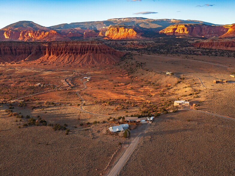 More Photos Of 397 N Wendy St, Torrey Specialty For Sale