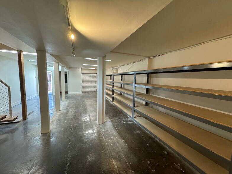 More Photos Of 449-451 N Fairfax Ave, Los Angeles Storefront For Lease