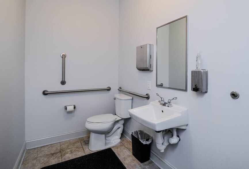 More Photos Of 123 E 6th St, Front Royal Office For Lease