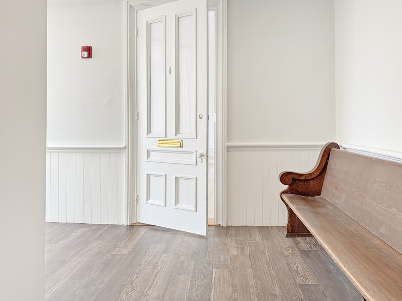 More Photos Of 70-80 State St, Newburyport Storefront Retail Office For Lease