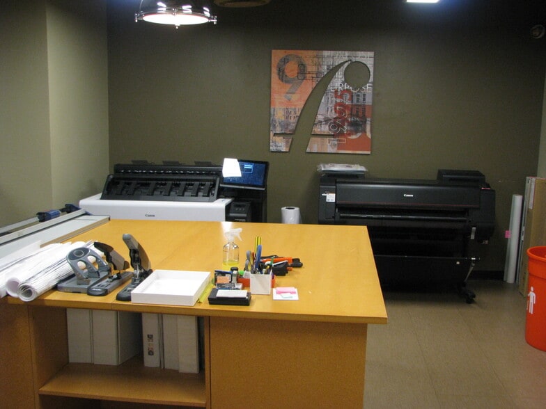 More Photos Of 124 N Broadway, De Pere Loft Creative Space For Lease