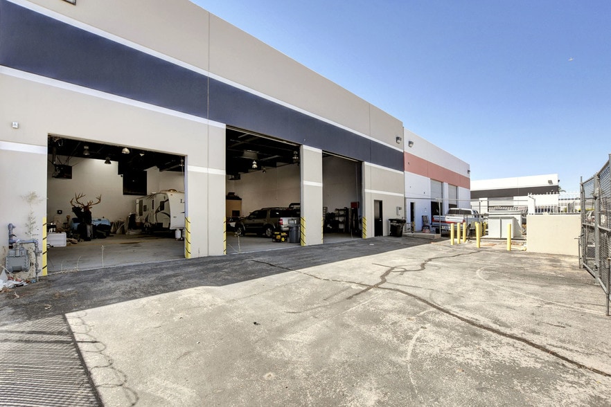 More Photos Of 3852 E Post Rd, Las Vegas Warehouse For Sale