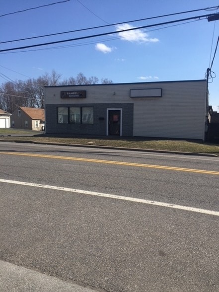 Primary Photo Of 308 E Molloy Rd, Syracuse Storefront Retail Office For Lease