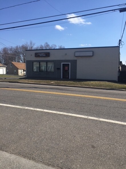 Primary Photo Of 308 E Molloy Rd, Syracuse Storefront Retail Office For Lease