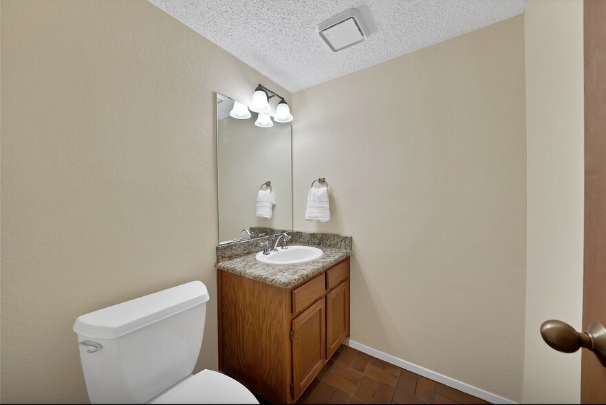 More Photos Of 2415 Sanguinet St, Fort Worth Apartments For Sale