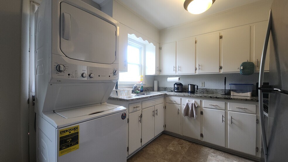 More Photos Of 958 College Ave, Harrisonburg Apartments For Sale