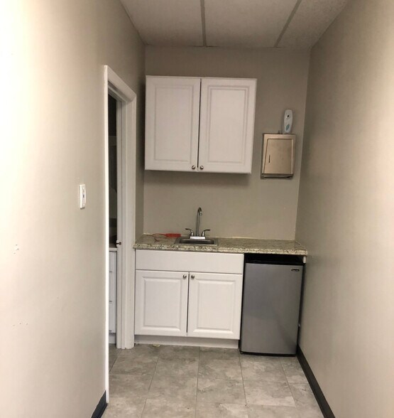 More Photos Of 13555 Automobile Blvd, Clearwater Medical For Lease