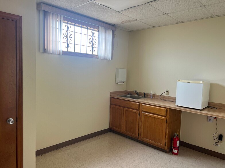 More Photos Of 1506 Corporate Dr, Shreveport Manufacturing For Lease