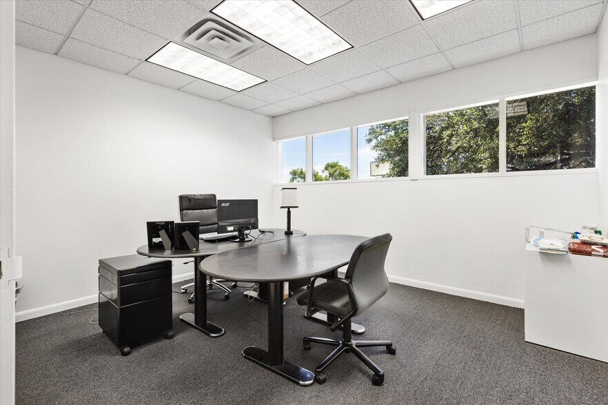 More Photos Of 1200 West Fwy, Fort Worth Office For Lease