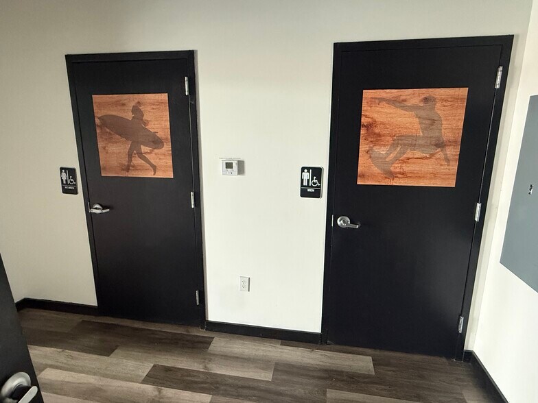 More Photos Of 5803 Old Shell Rd, Mobile Storefront For Lease