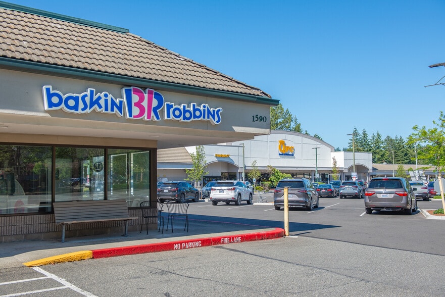 More Photos Of 1420 NW Gilman Blvd, Issaquah General Retail For Lease