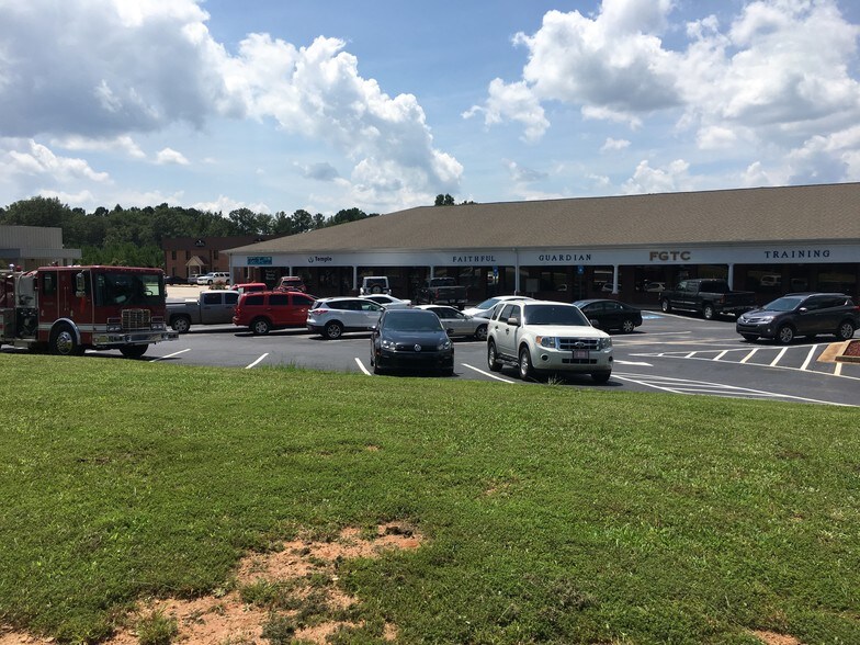 More Photos Of 285 Carrollton St, Temple Storefront For Lease