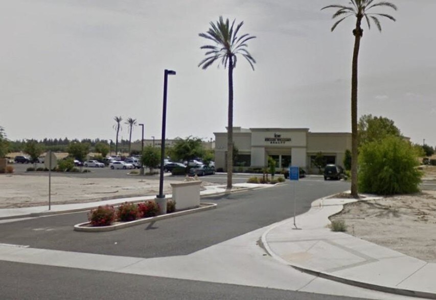 More Photos Of 1969 Hillman St, Tulare Office Residential For Lease