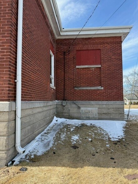 More Photos Of 337 Church St, Algoma Flex For Sale