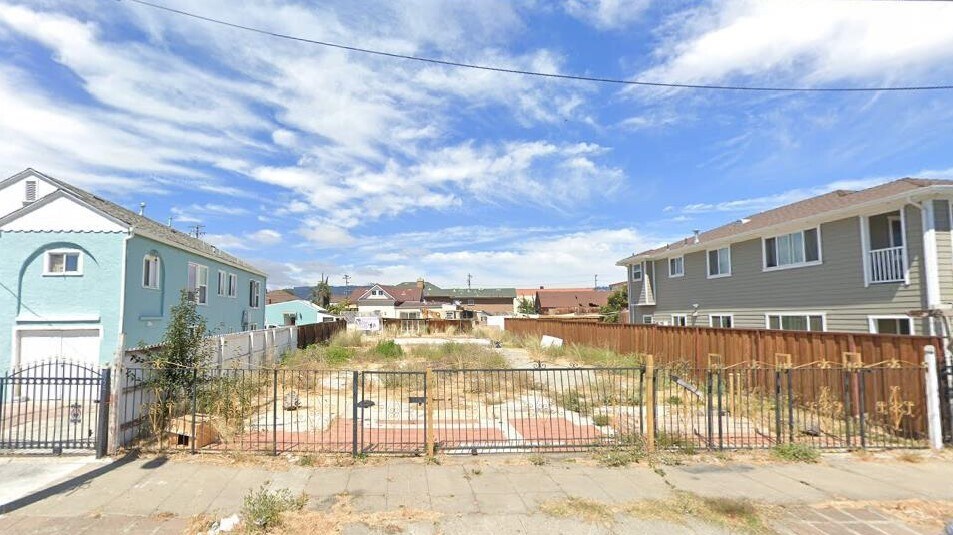 More Photos Of 5212 E 10th St, Oakland Land For Sale