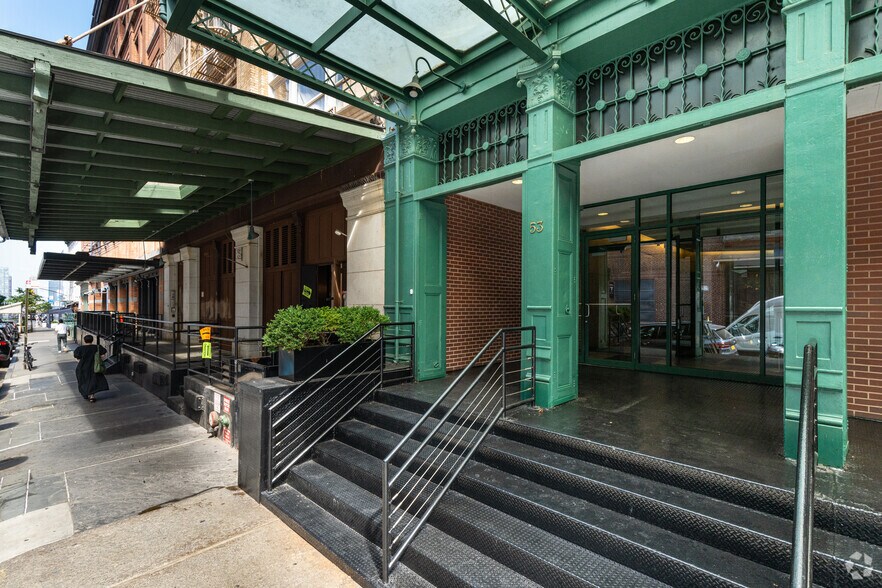 More Photos Of 125 Hudson Street, New York Apartments For Lease
