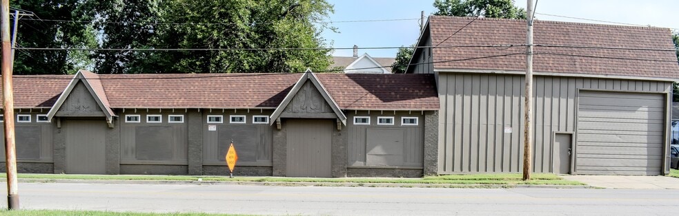More Photos Of 5016 E 24th St, Kansas City Flex For Sale