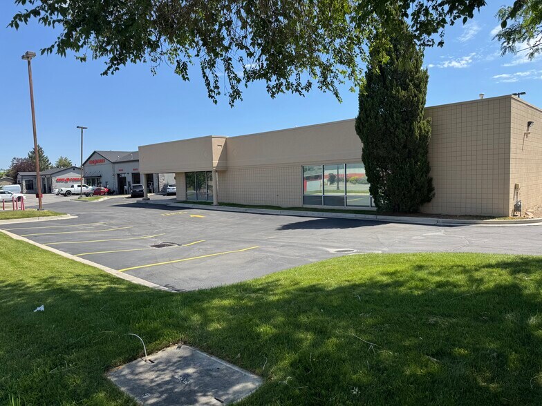 More Photos Of 10255 S Redwood Rd, South Jordan Auto Repair For Lease