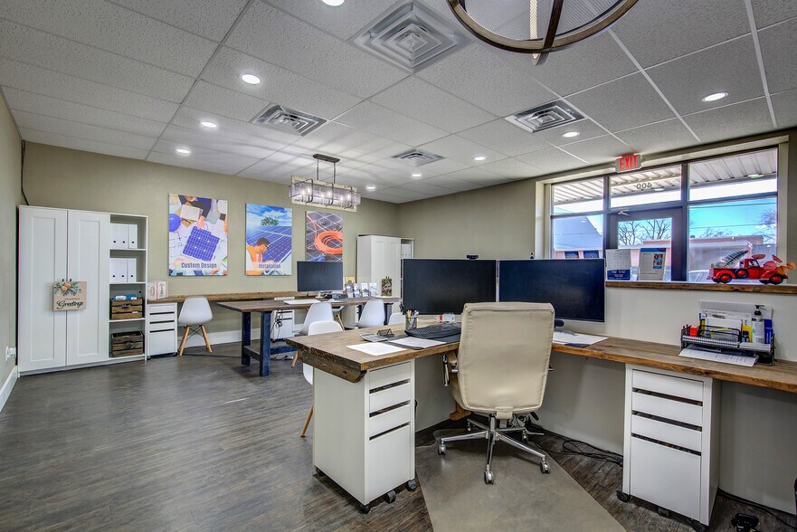 More Photos Of 400 Gilmer St, Sulphur Springs Storefront For Lease