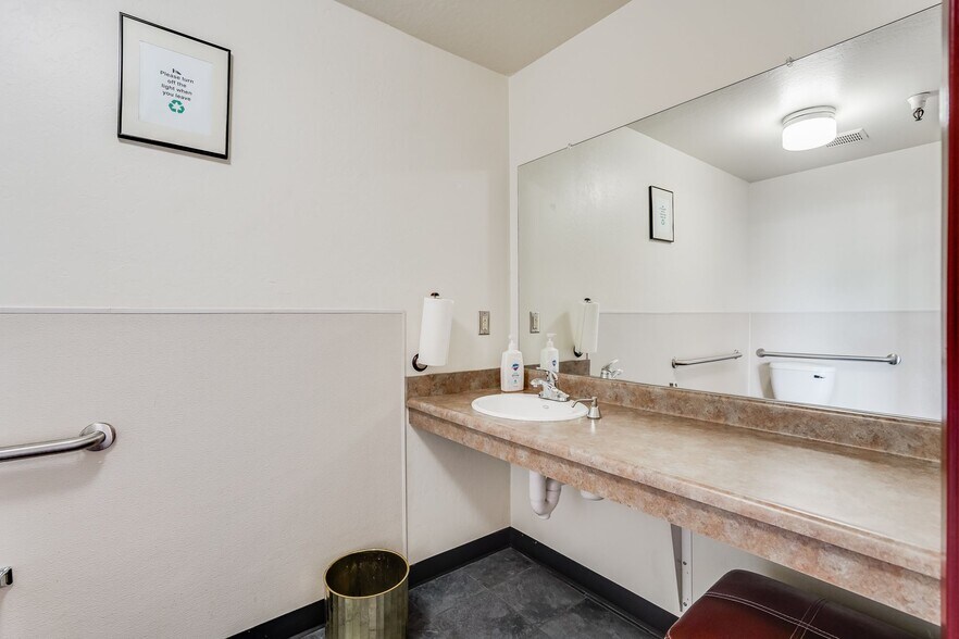 More Photos Of 1305-1331 Rollins Rd, Burlingame Warehouse For Lease