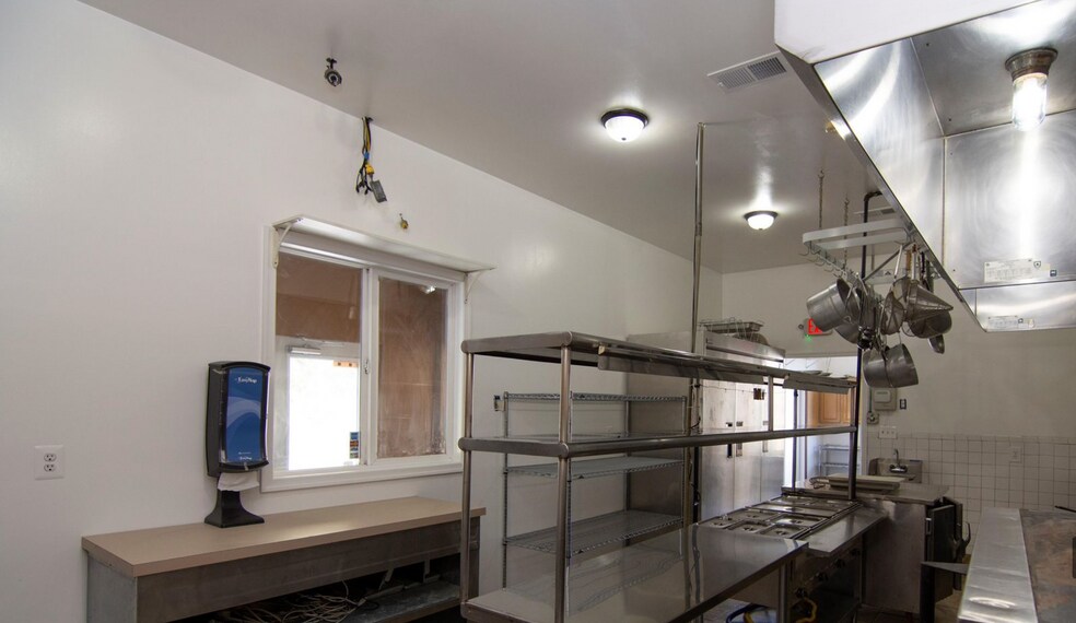 More Photos Of 846 Hinton Bypass Byp, Hinton Restaurant For Lease