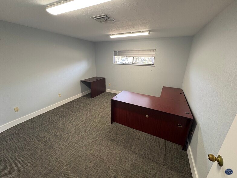 More Photos Of 1427 Aurora Rd, Melbourne Office Residential For Lease