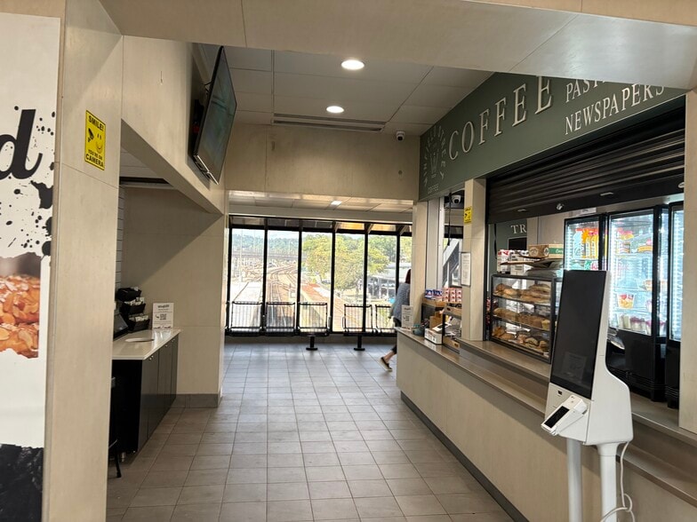 More Photos Of 1 Croton Point Ave, Croton On Hudson Railroad Yard For Lease