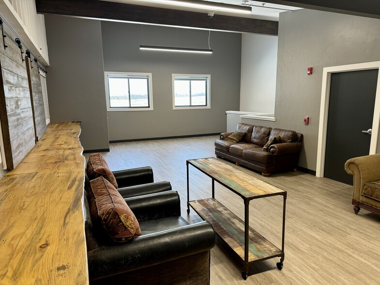 More Photos Of 218 Sportsman Ln, Bigfork Office For Lease