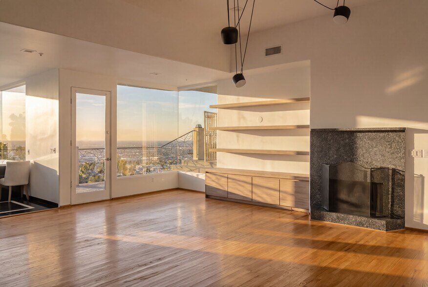 More Photos Of 2000 Wattles Dr, Los Angeles Flex For Sale