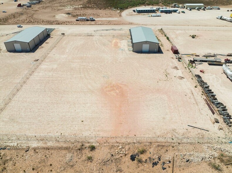 More Photos Of 14050 W Silver Fox Trl, Odessa Warehouse For Lease