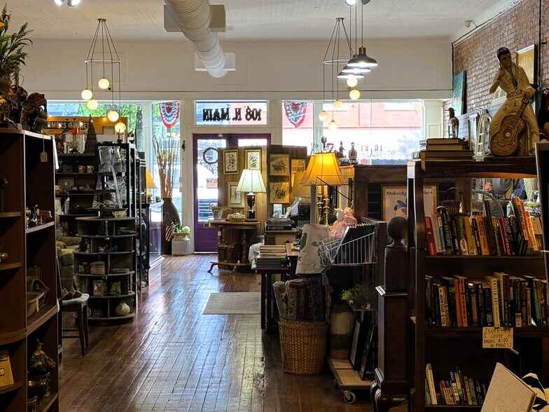 More Photos Of 108 N Main St, Greensboro General Retail For Sale