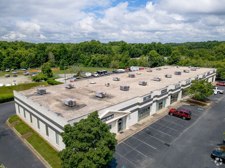 More Photos Of 18525 Statesville Rd, Cornelius Office For Sale