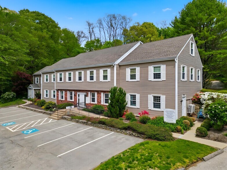 More Photos Of 35 Saybrook Rd, Essex Medical For Sale