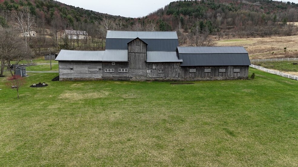 More Photos Of 211 Hanks Rd, Troy Hospitality For Sale