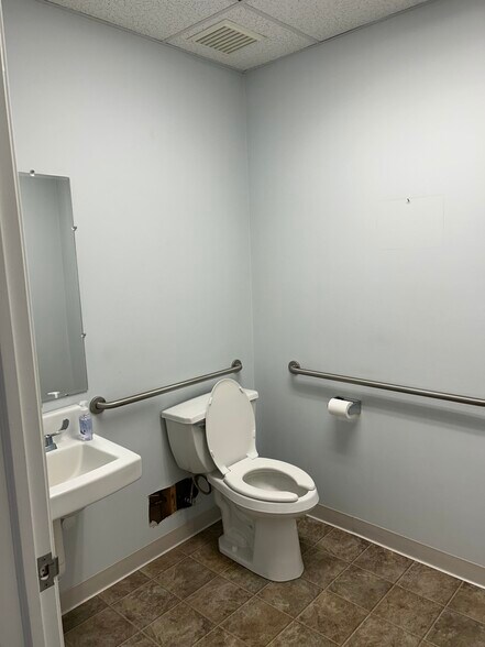 More Photos Of 555 2nd Ave, Collegeville Medical For Lease