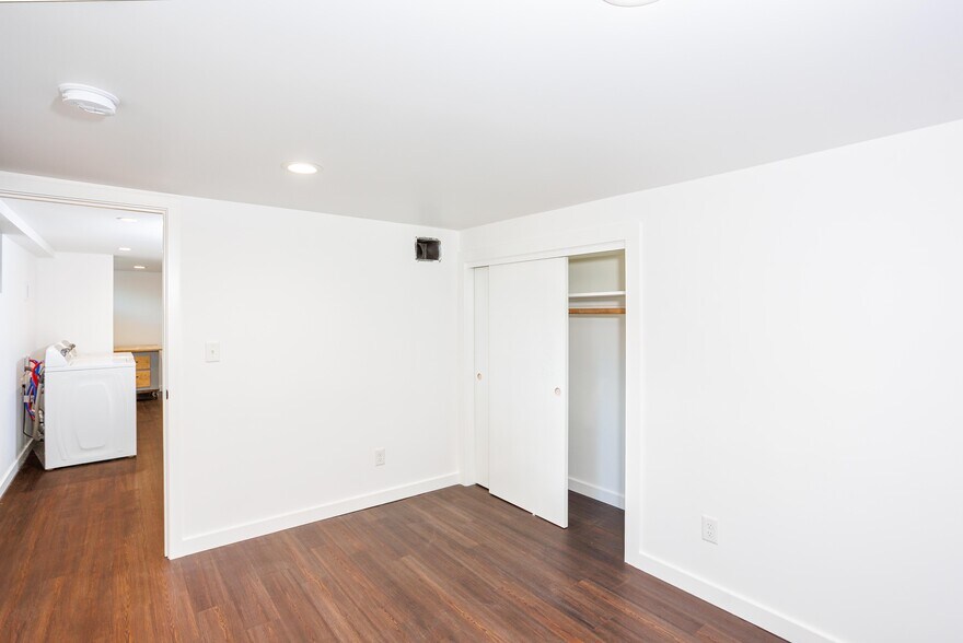 More Photos Of 2105 SE Ochoco St, Portland Office For Sale