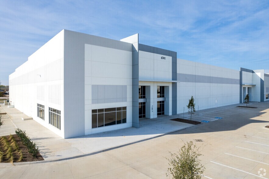 Primary Photo Of 6741 Midway Rd, Haltom City Distribution For Lease