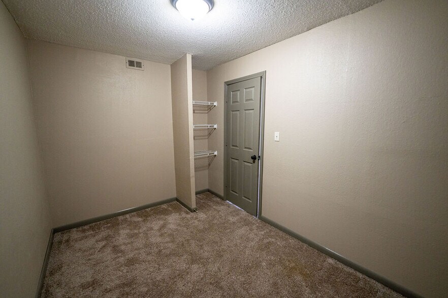 More Photos Of 300 E Windsor, Arkansas City Apartments For Sale