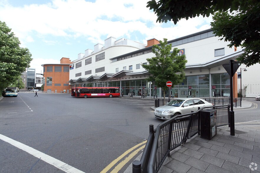More Photos Of Eden Walk, High Wycombe General Retail For Lease